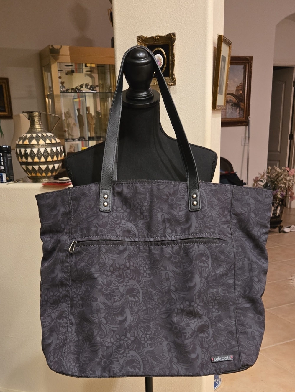 Sakroots Metro Charcoal Floral Paisley XL Zippered Lightweight Weekender Tote